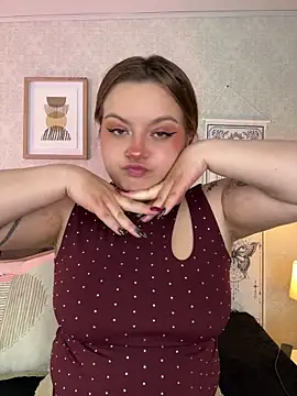 Veronica simons online show from June 20, 2026, 9:28 pm