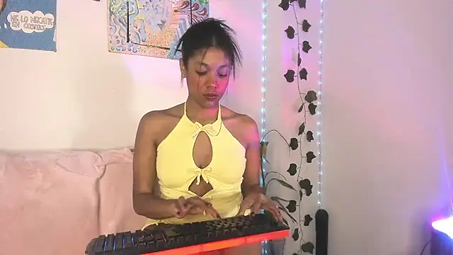 ElectraaJoness online show from May 14, 2026, 1:51 pm