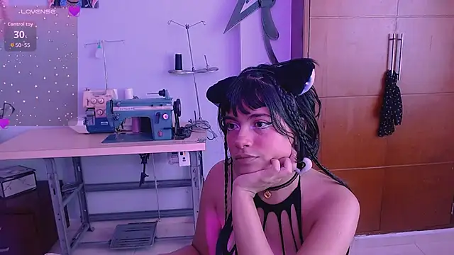 Snapshot of Mattilda_18 chatting on October 9, 2025, 6:50 pm Mattilda 18 online show from October 9, 2025, 6:50 pm
