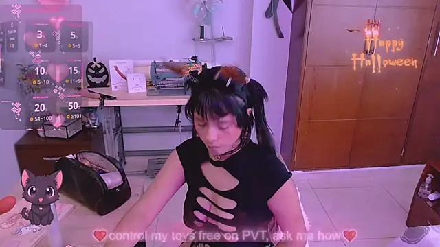 Snapshot of Mattilda_18 chatting on October 27, 2025, 8:35 pm Mattilda 18 online show from October 27, 2025, 8:35 pm