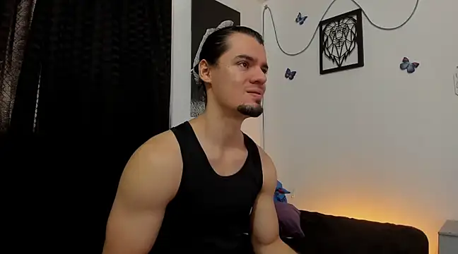 maxi styles online show from February 3, 2025, 5:35 pm