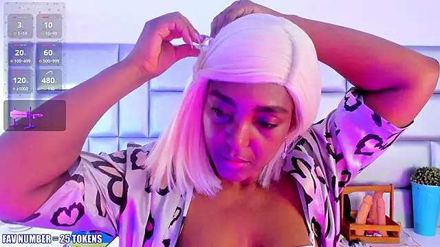 LovelyNickii online show from November 14, 2025, 12:48 pm