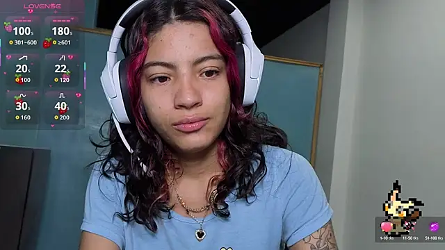 Lovelyamyy online show from October 9, 2025, 8:56 am