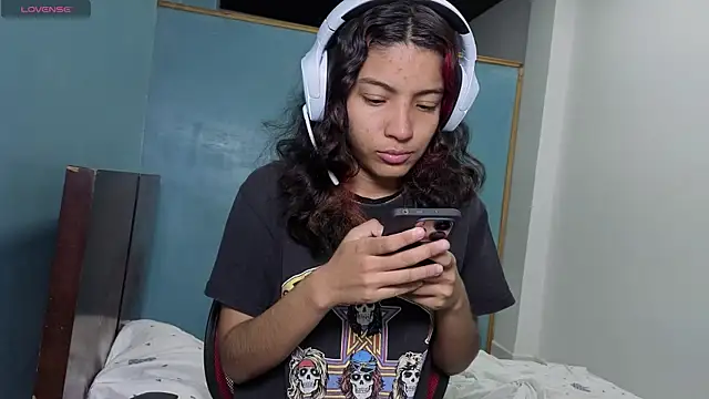 Lovelyamyy online show from October 12, 2025, 8:08 pm