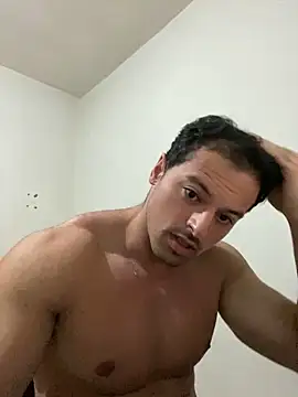 Lucasfit24 online show from February 3, 2025, 11:42 am