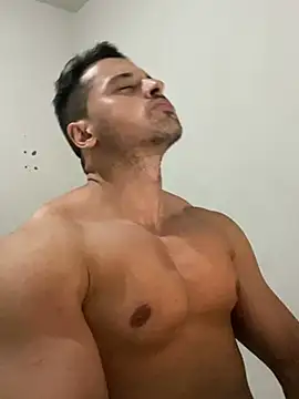 Lucasfit24 online show from February 20, 2025, 11:54 pm