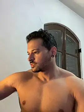 Lucasfit24 online show from March 20, 2025, 3:04 pm