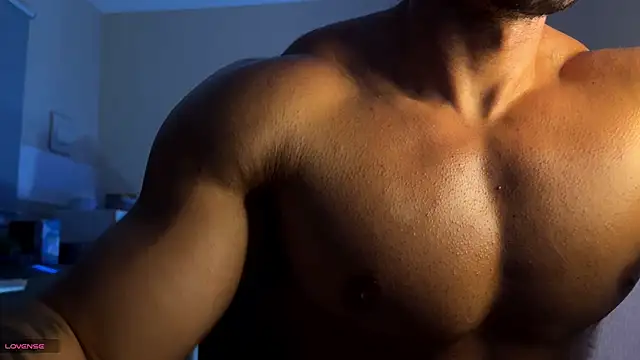 Lucasfit24 online show from May 4, 2026, 3:13 am