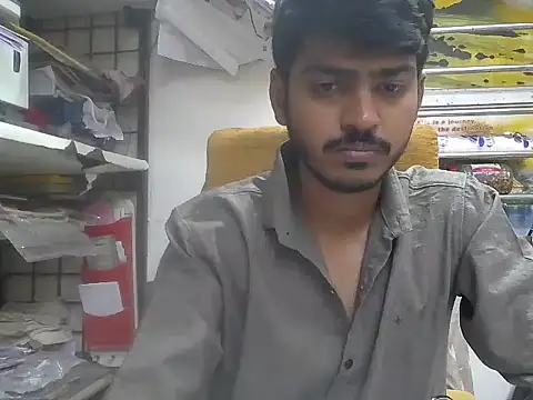 cute modell online show from February 13, 2026, 11:50 am