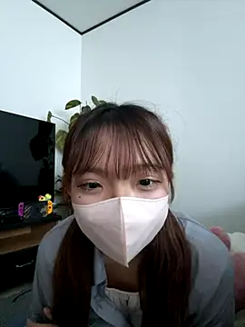 omochi chan oo online show from September 27, 2025, 7:46 am