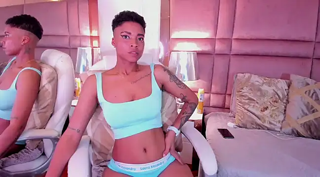 Snapshot of LuciaWallace chatting on February 15, 2025, 6:44 am LuciaWallace online show from February 15, 2025, 6:44 am