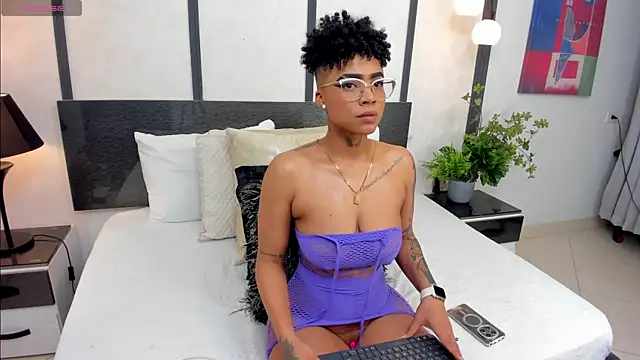 Snapshot of LuciaWallace chatting on January 8, 2026, 12:46 am LuciaWallace online show from January 8, 2026, 12:46 am