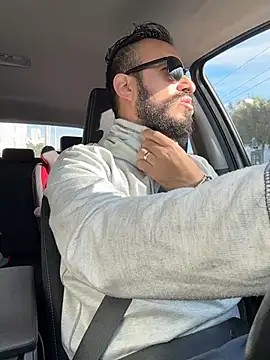 leonardohot1987 online show from November 14, 2025, 2:27 pm