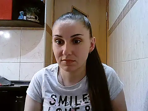 Yuliia30 online show from May 28, 2026, 6:16 pm