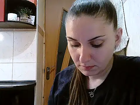 Yuliia30 online show from June 17, 2026, 3:35 pm