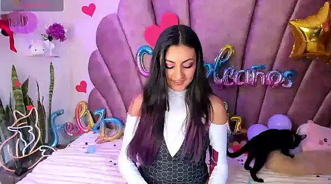 sweetfoxy 17 online show from February 25, 2025, 6:09 pm