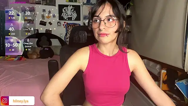 Snapshot of B0nnie_H0ney chatting on March 18, 2026, 1:09 am B0nnie H0ney online show from March 18, 2026, 1:09 am