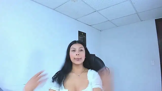 Snapshot of Salmaportman69 chatting on October 1, 2025, 3:23 am Salmaportman69 online show from October 1, 2025, 3:23 am