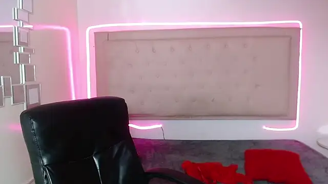 kathepickmanx online show from October 17, 2025, 4:04 am