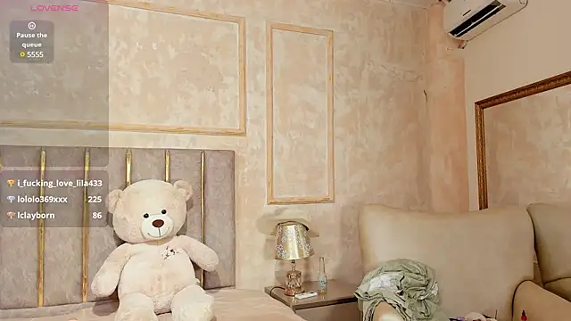 Snapshot of LilaBeily chatting on February 2, 2025, 2:17 am LilaBeily online show from February 2, 2025, 2:17 am