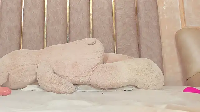 Snapshot of LilaBeily chatting on February 11, 2025, 1:41 am LilaBeily online show from February 11, 2025, 1:41 am