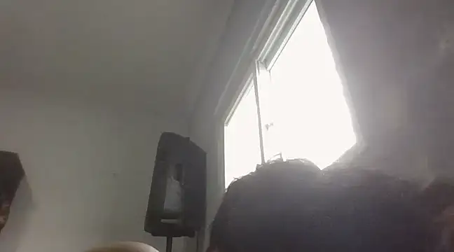 Snapshot of it0z_klk chatting on February 5, 2025, 10:12 pm it0z klk online show from February 5, 2025, 10:12 pm