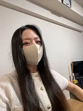 Snapshot of yazawa_oO chatting on June 24, 2026, 1:54 pm yazawa oO online show from June 24, 2026, 1:54 pm