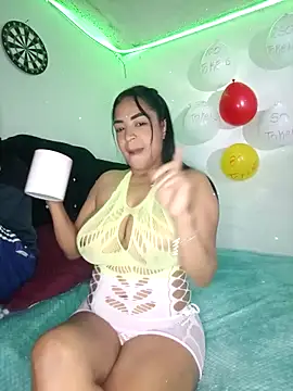 Snapshot of CarolinePolsen chatting on September 18, 2025, 12:40 pm CarolinePolsen online show from September 18, 2025, 12:40 pm