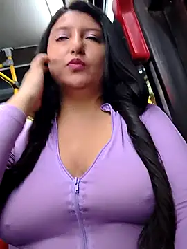 Melyy Edii online show from May 7, 2026, 11:43 pm