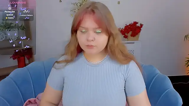 Snapshot of Erica__Alta chatting on September 19, 2025, 5:42 am Erica  Alta online show from September 19, 2025, 5:42 am