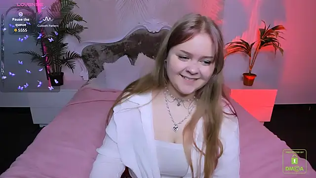 Snapshot of Erica__Alta chatting on September 22, 2025, 5:31 am Erica  Alta online show from September 22, 2025, 5:31 am