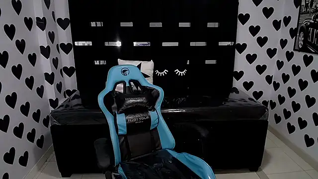 victoria ricci a online show from February 15, 2025, 4:56 pm