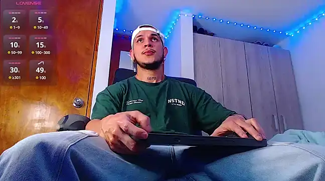 austinoficial online show from February 23, 2025, 3:24 am