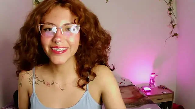 zoe ch  online show from September 9, 2025, 4:23 am