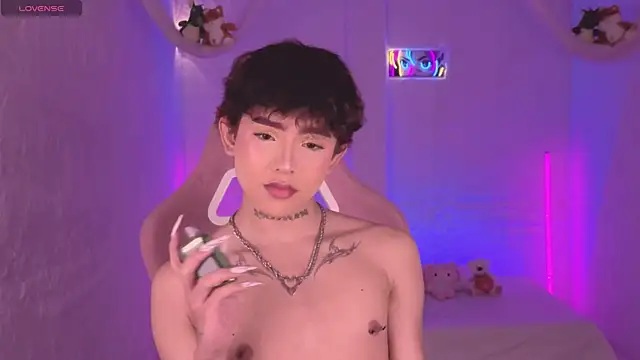 Evan Hunter online show from November 5, 2025, 3:01 pm