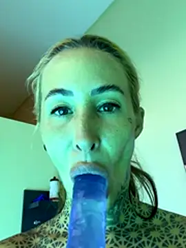 Black sweet Rose online show from December 22, 2025, 11:40 am