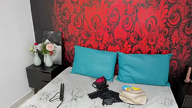 Snapshot of HornyRouse_ chatting on October 23, 2025, 9:35 pm HornyRouse  online show from October 23, 2025, 9:35 pm