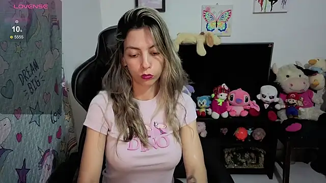 Snapshot of Princezzlove3 chatting on September 21, 2025, 12:12 am Princezzlove3 online show from September 21, 2025, 12:12 am