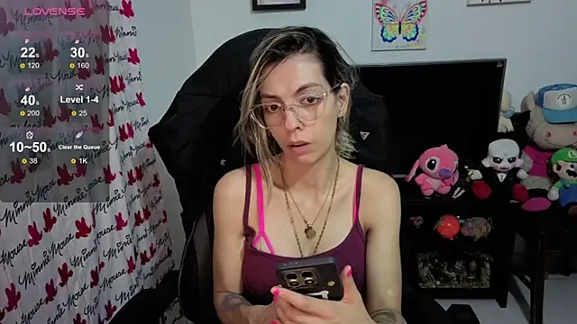 Snapshot of Princezzlove3 chatting on September 30, 2025, 12:37 am Princezzlove3 online show from September 30, 2025, 12:37 am