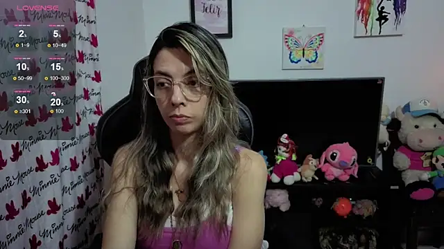 Snapshot of Princezzlove3 chatting on October 2, 2025, 2:18 am Princezzlove3 online show from October 2, 2025, 2:18 am