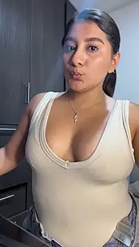 saraa franco  online show from February 24, 2026, 11:36 pm