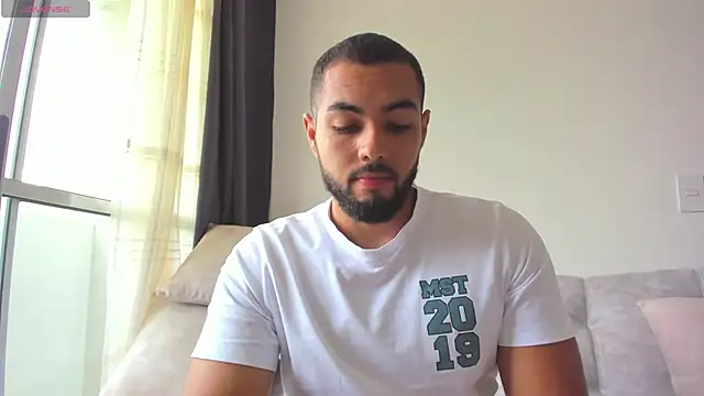 Snapshot of arturguy00 chatting on January 11, 2025, 6:33 pm arturguy00 online show from January 11, 2025, 6:33 pm