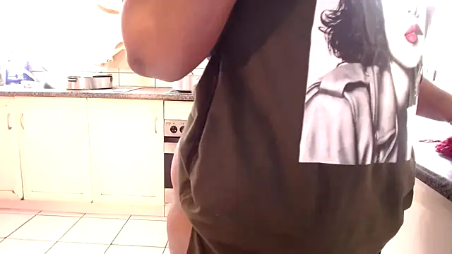 Snapshot of omalicha98 chatting on November 14, 2025, 7:18 am omalicha98 online show from November 14, 2025, 7:18 am