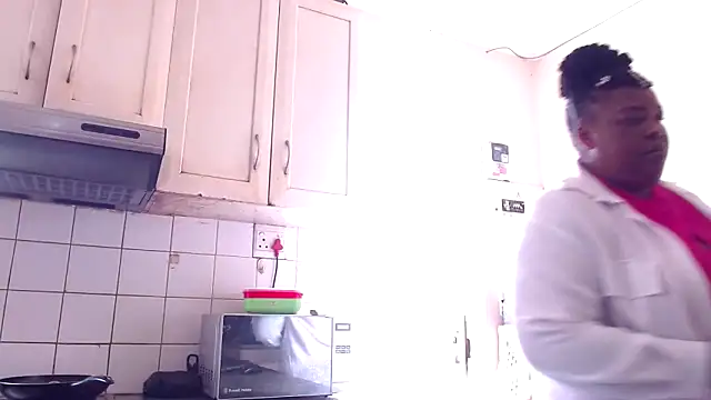 Snapshot of omalicha98 chatting on November 25, 2025, 6:35 am omalicha98 online show from November 25, 2025, 6:35 am