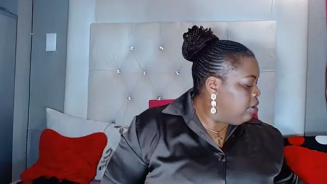omalicha98 online show from June 12, 2026, 7:40 am