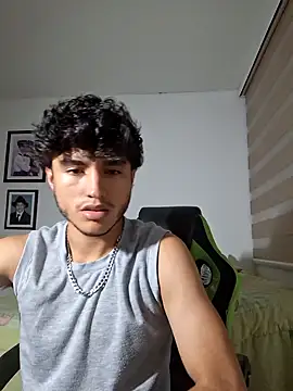 Snapshot of ZaneeCross chatting on February 28, 2025, 3:26 am ZaneeCross online show from February 28, 2025, 3:26 am