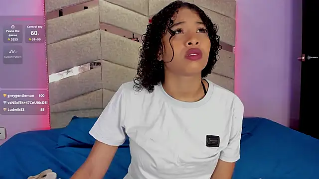 Snapshot of BrigitteRoy_ chatting on October 25, 2025, 2:52 am BrigitteRoy  online show from October 25, 2025, 2:52 am