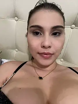 Snapshot of Aitana_Hilton_ chatting on March 18, 2025, 11:53 pm Aitana Hilton online show from March 18, 2025, 11:53 pm