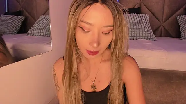 Snapshot of SabrinaSpell_ chatting on September 26, 2025, 11:58 am SabrinaSpell online show from September 26, 2025, 11:58 am