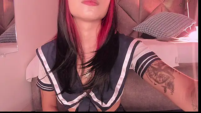 Snapshot of SabrinaSpell_ chatting on October 7, 2025, 12:13 pm SabrinaSpell online show from October 7, 2025, 12:13 pm